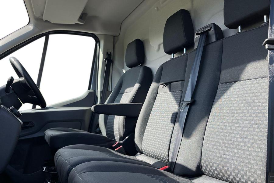 Ford E-TRANSIT Photo autoimg-f139756b0b0ecb2db53f25d22a12fd35f82c9718.jpg