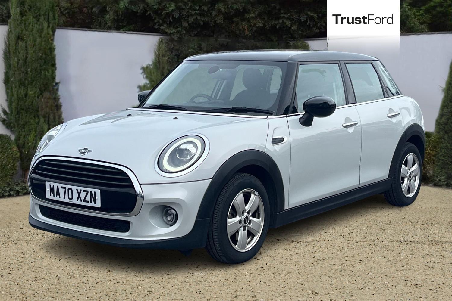 MINI HATCHBACK Photo 4