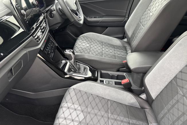 VOLKSWAGEN T-Roc Photo 21