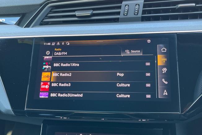 AUDI Q8 E-Tron Photo 13