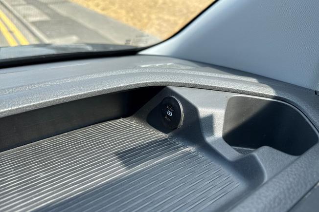 VOLKSWAGEN Transporter Photo 43
