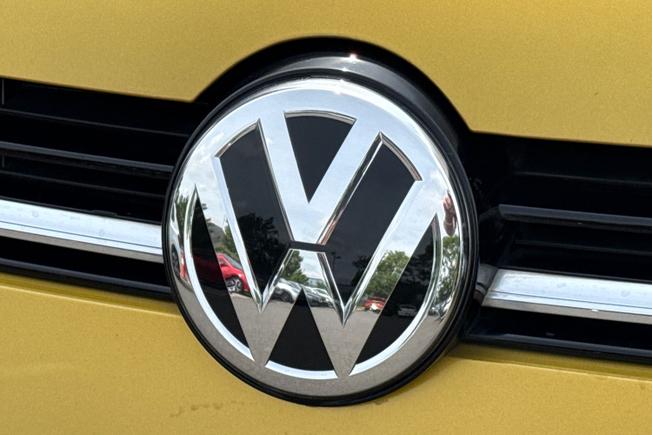 Volkswagen Golf Photo 27