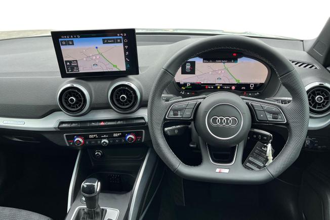 AUDI  SQ2 Photo 11