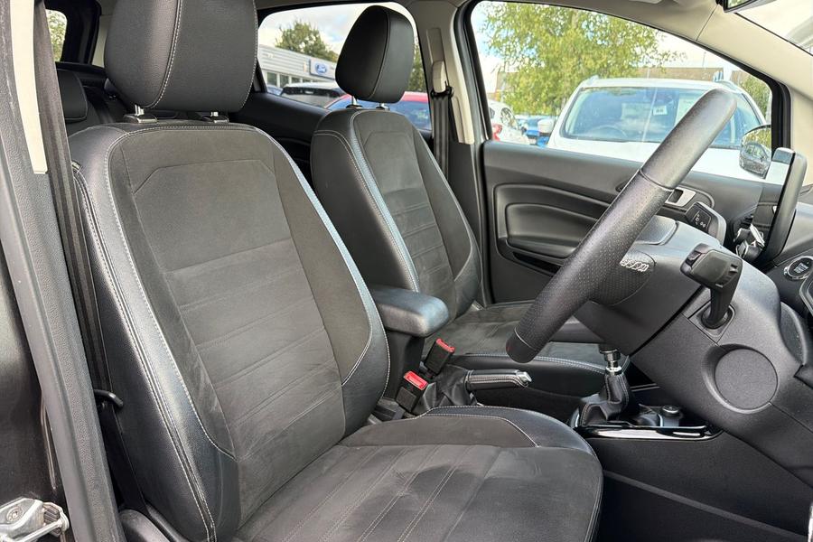 Ford ECOSPORT Photo autoimg-f14a46e0b81f028676249c0baa9b23ed302479e3.jpg