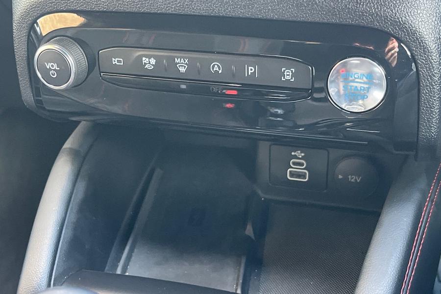 Ford KUGA Photo autoimg-f14b2fcfe7d39ed9f82af62af037e632986e56e0.jpg