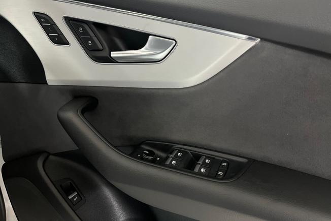 AUDI Q8 Photo 27