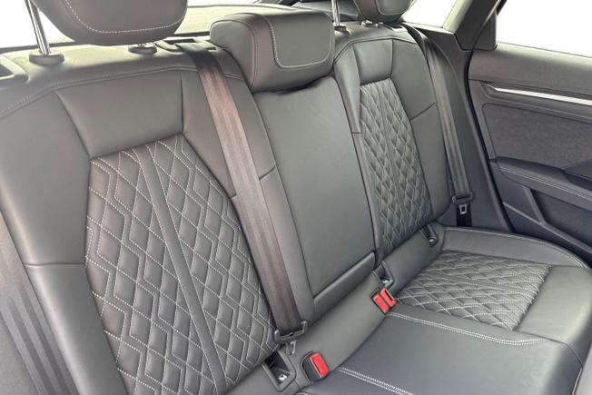 Audi S3 Photo 9