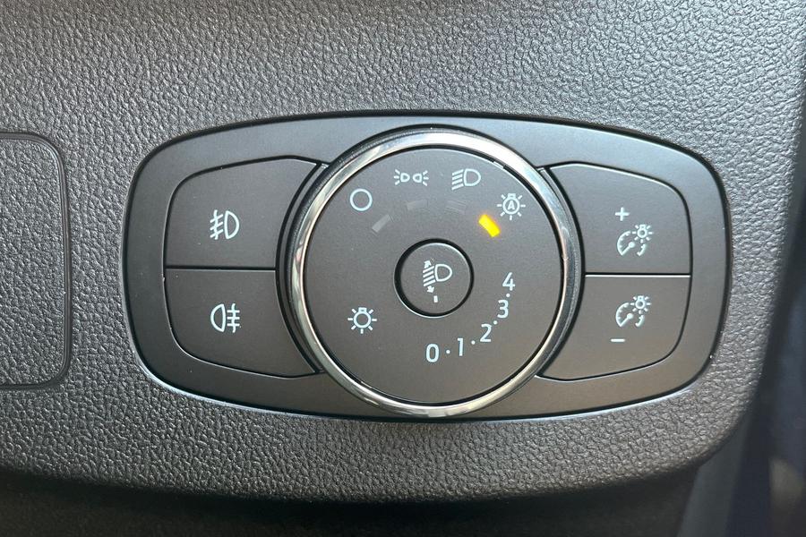 Ford PUMA Photo autoimg-f15360cd22fec83a3b90f49e52d39368e41d22d6.jpg