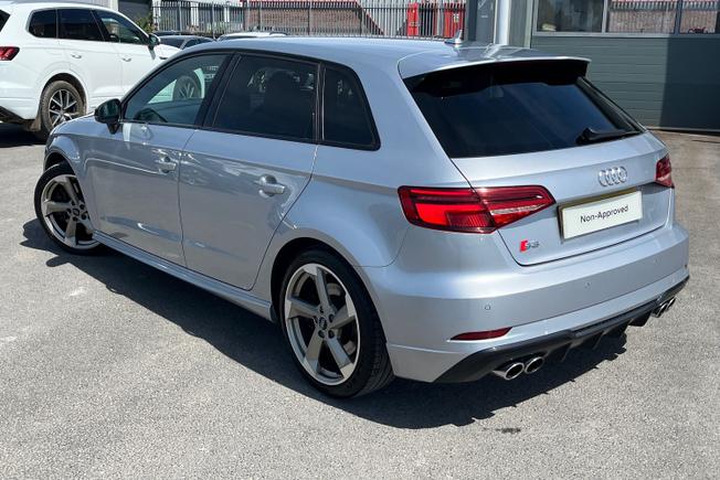 AUDI S3 Photo 23