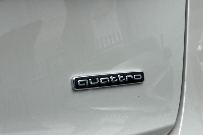 AUDI A6 E-Tron Avant Photo 28