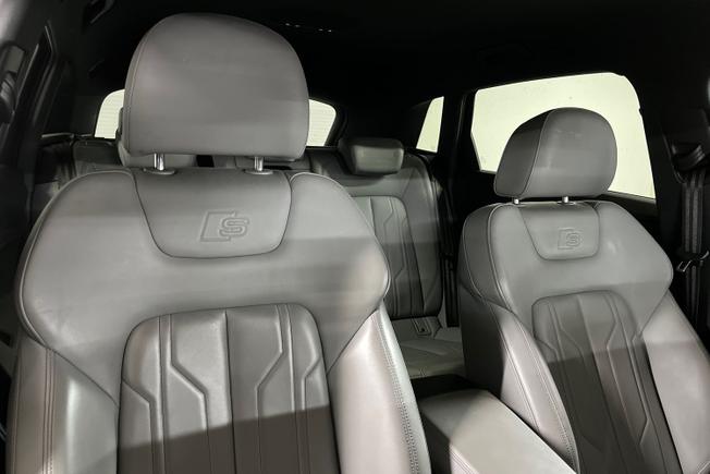 AUDI Q8 E-Tron Photo 28
