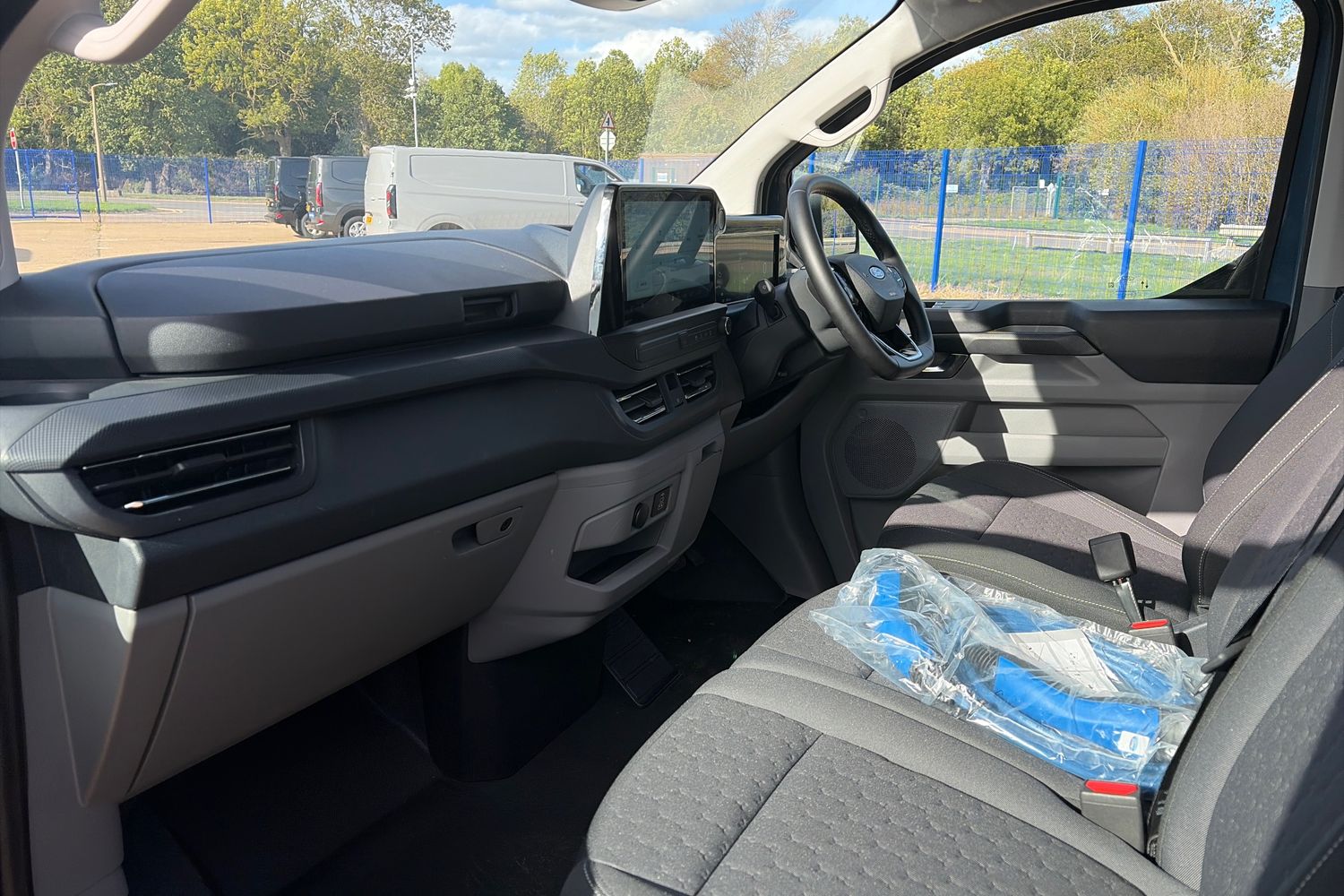 Ford TRANSIT CUSTOM Photo 2