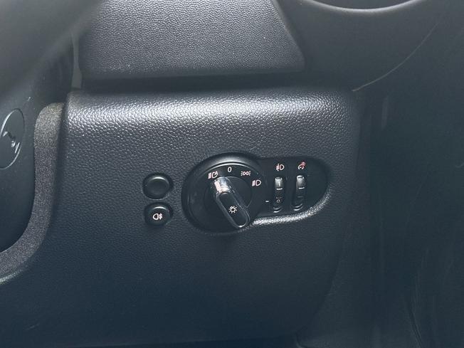 MINI Hatch Photo 32