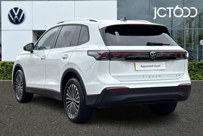 VOLKSWAGEN Tiguan Photo 3