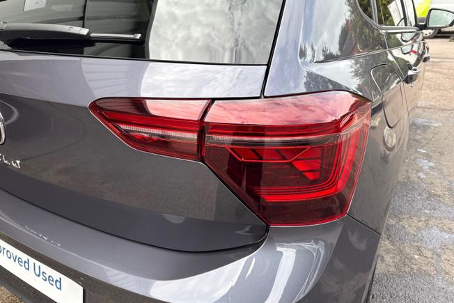 VOLKSWAGEN Polo Photo 18