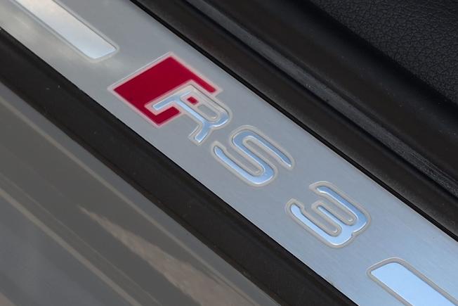 AUDI RS3 Photo 31