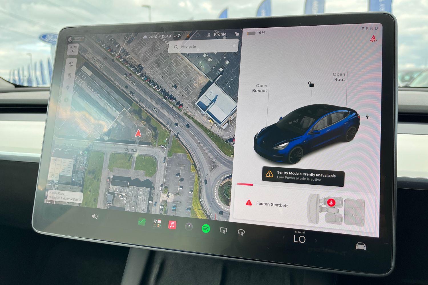 TESLA Model 3 Photo 23