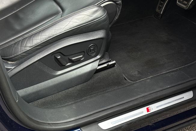 Audi Q8 Photo 33