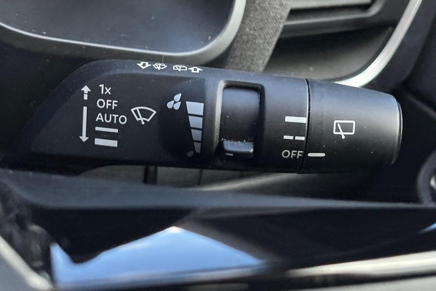 Nissan Qashqai Photo autoimg-f16bb641e22e32c9636795e5cefe1879eede4012.jpg