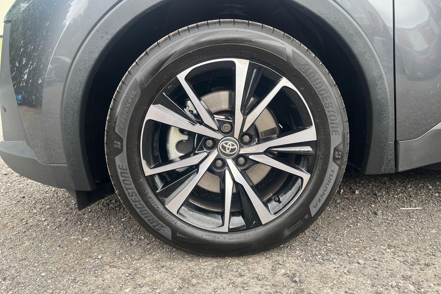 Toyota C-HR Photo 7