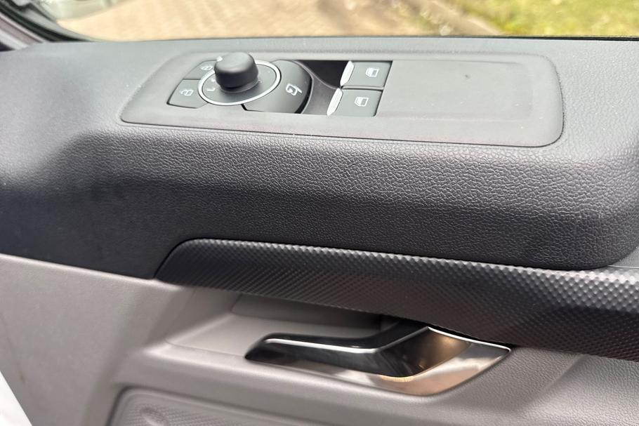 Used FORD E-TRANSIT CUSTOM HN74NBM 22