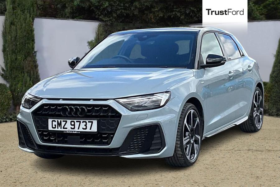 Audi A1 Photo autoimg-f175f2c34865c9f2ab634f2a7a161dd95ad4c40f.jpg