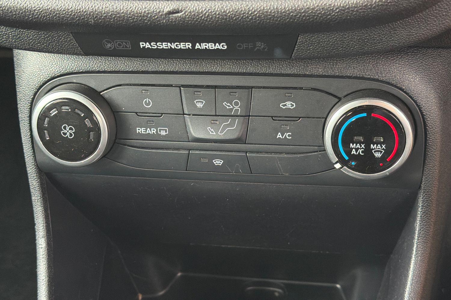 Ford Fiesta Photo 31