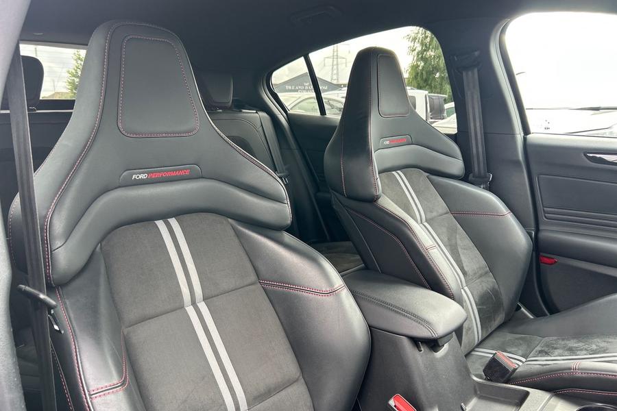 Ford Focus Photo autoimg-f17e971ef9e9d15c2e40c5a436cd90b983131889.jpg