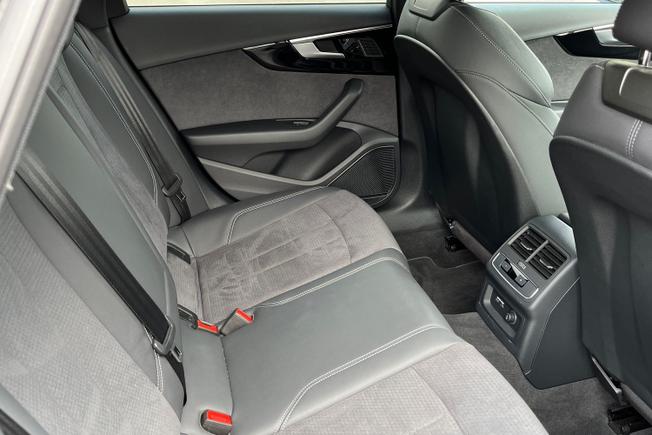AUDI A4 Photo 42