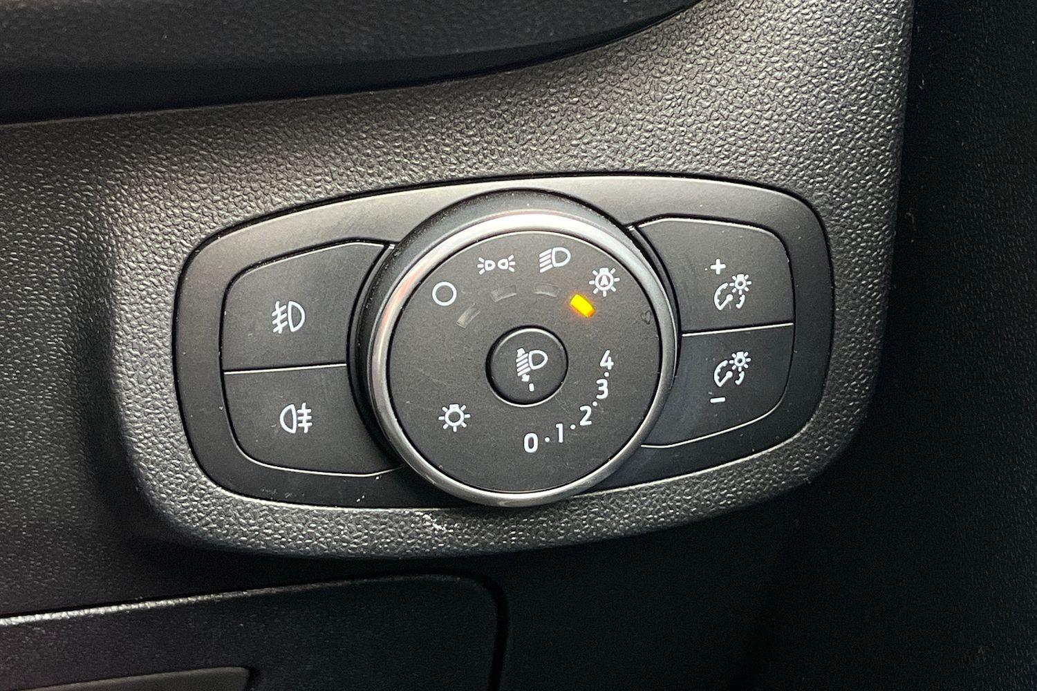 Ford Fiesta Photo 36