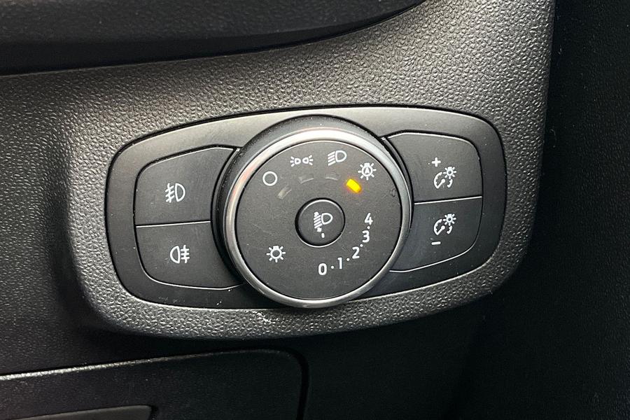 Ford Fiesta Photo autoimg-f1846c2dcbb82ea8edc4f71b28f5ed383232a6bd.jpg