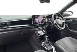 VOLKSWAGEN T-Roc Photo 2