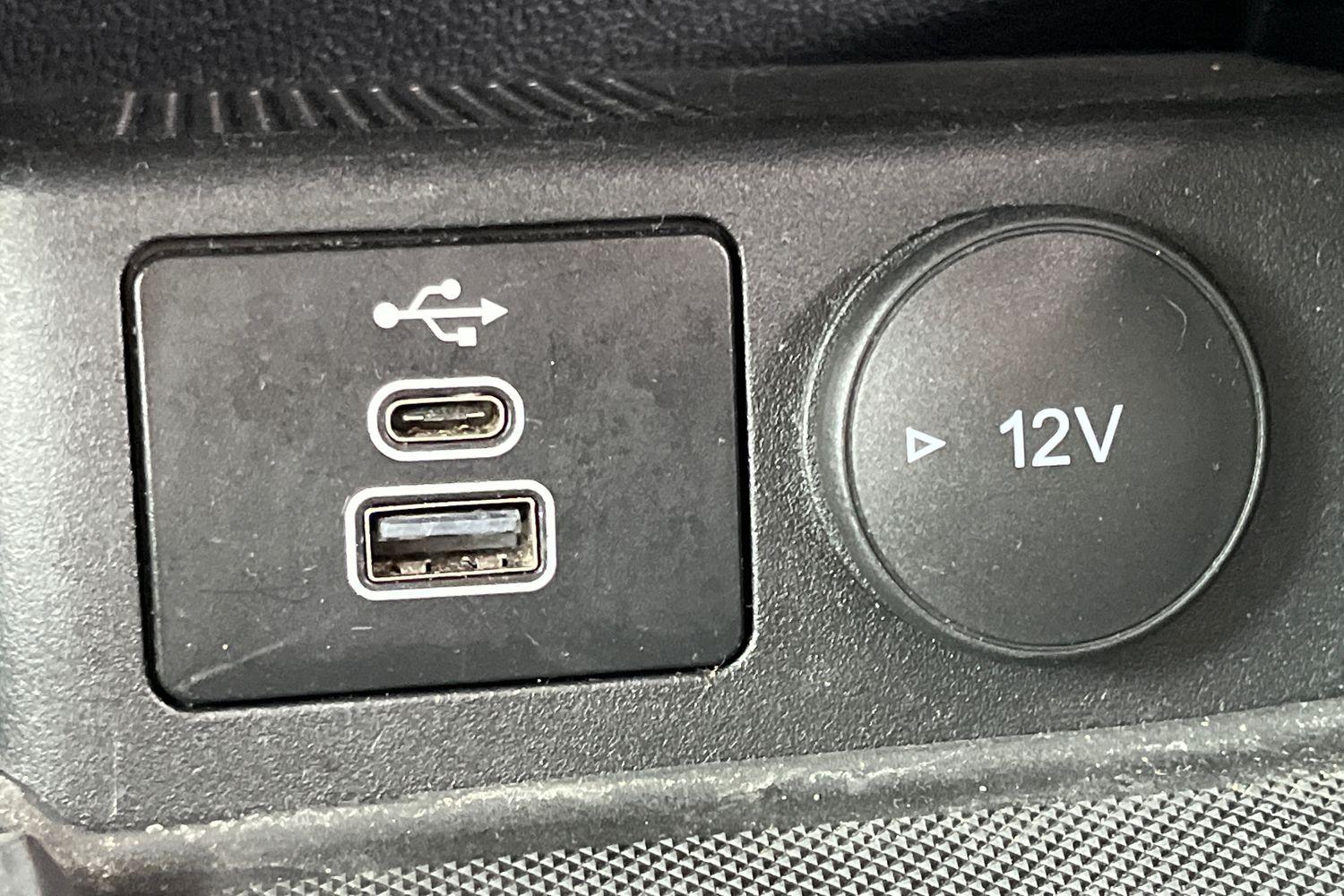 Ford KUGA Photo 31