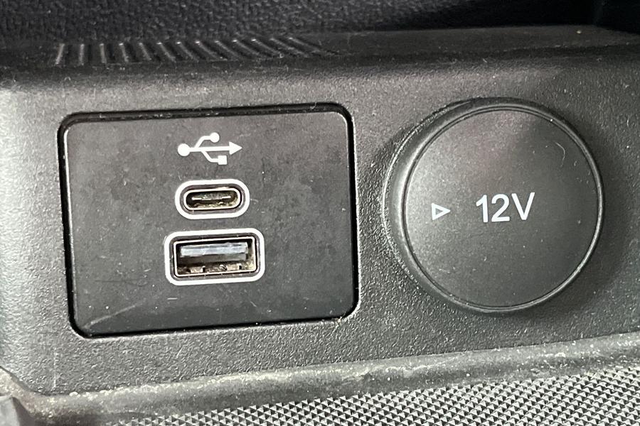 Ford KUGA Photo autoimg-f18f55b7adec28360ee45a3dcd30c4a8924b91da.jpg