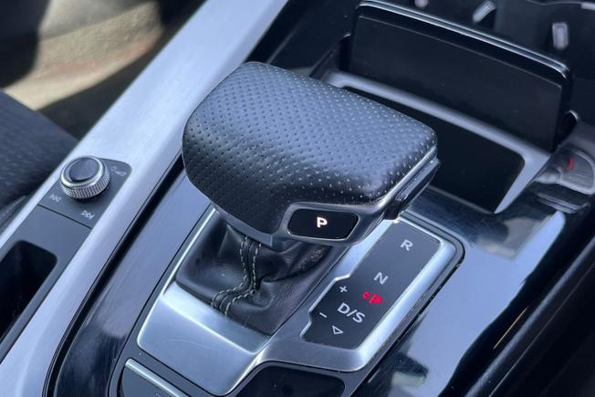 AUDI A4 Photo 31