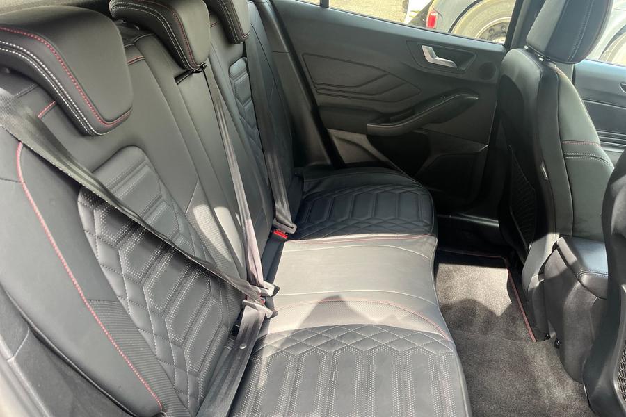 Ford FOCUS Photo autoimg-f190c36155e724e4cfa5cce41d310f6389bf6b52.jpg