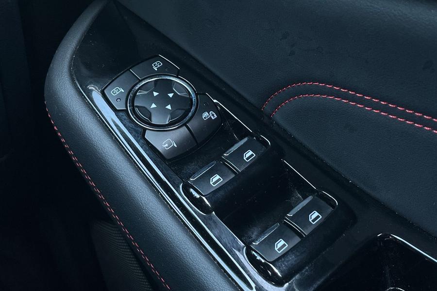 Ford S-MAX Photo autoimg-f190eacf24971e4b1d6200dba06f17d49a94e0c6.jpg