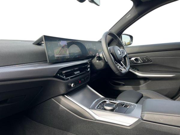 BMW 3 Series Photo autoimg-f1921447ae6bbb211e06696eb101bc0ac1907c9a.jpg