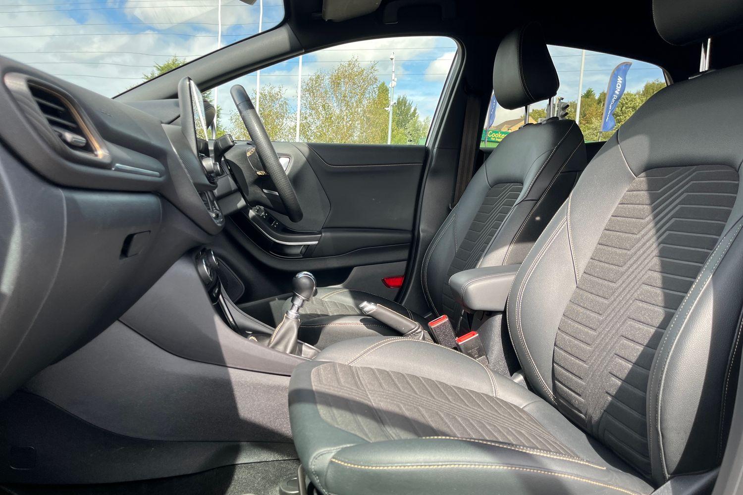Ford PUMA Photo 18