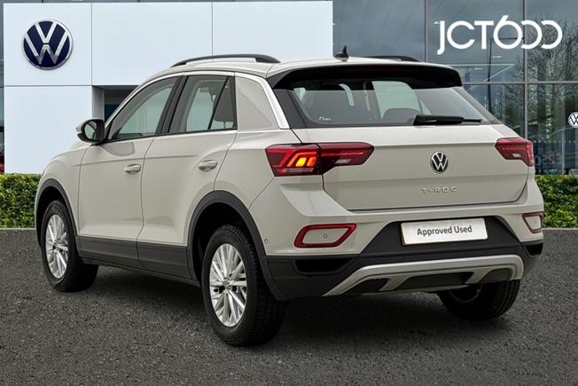 Volkswagen T-Roc Photo 3