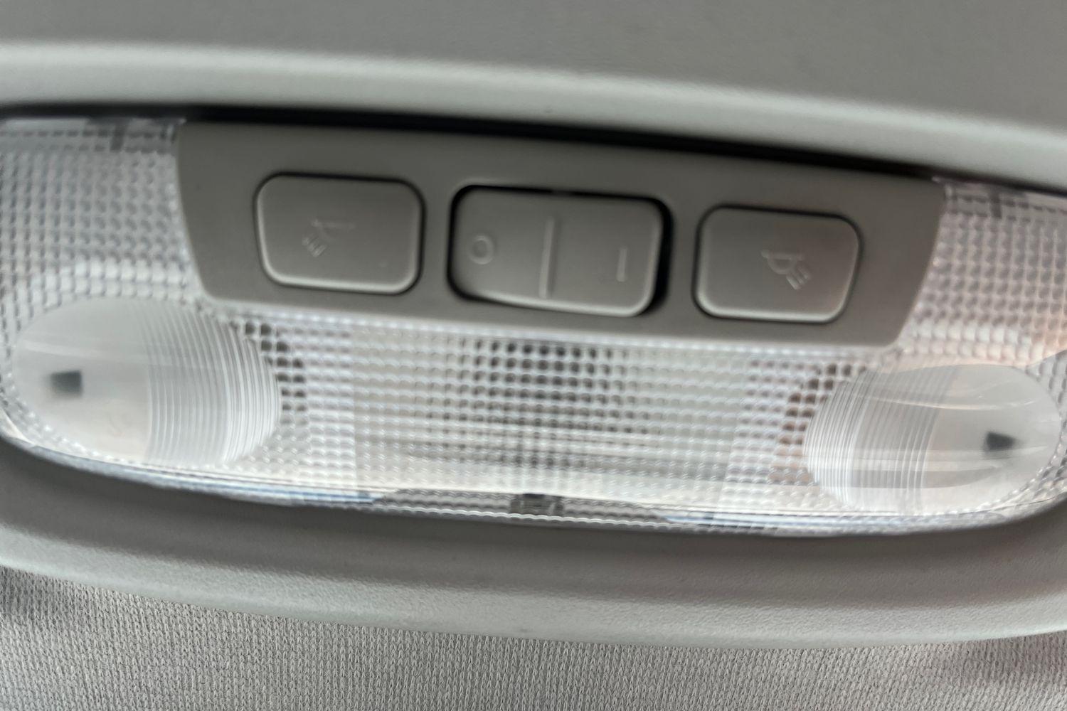 Ford TRANSIT COURIER Photo 32