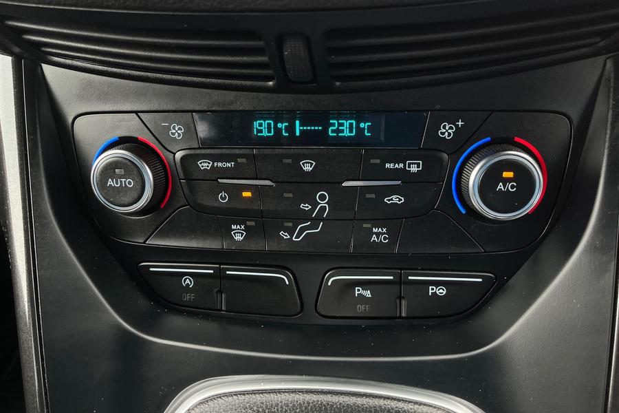 Ford KUGA Photo autoimg-f19f6cff93f4f78da5d9235ce504c10094d23629.jpg