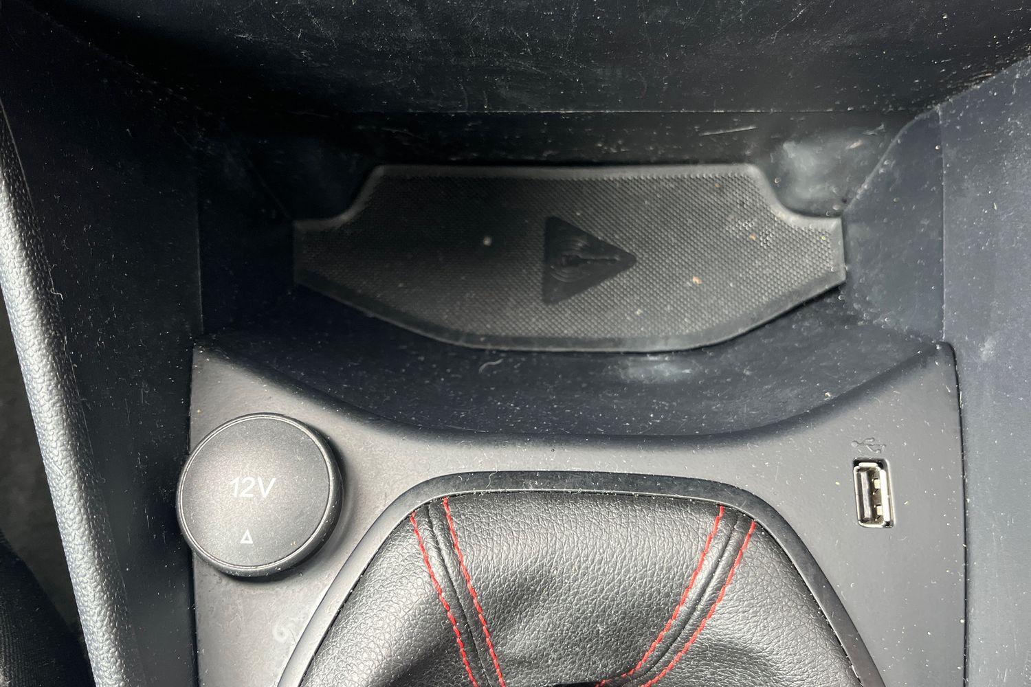 Ford FIESTA Photo 38