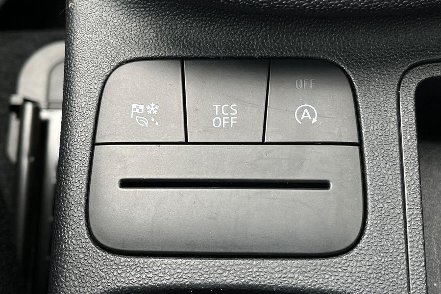 Ford FIESTA Photo autoimg-f1a050a4f0678525f2bef29b8608f4056d992194.jpg