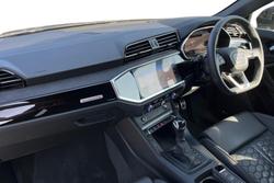 Audi RS Q3 Photo 2