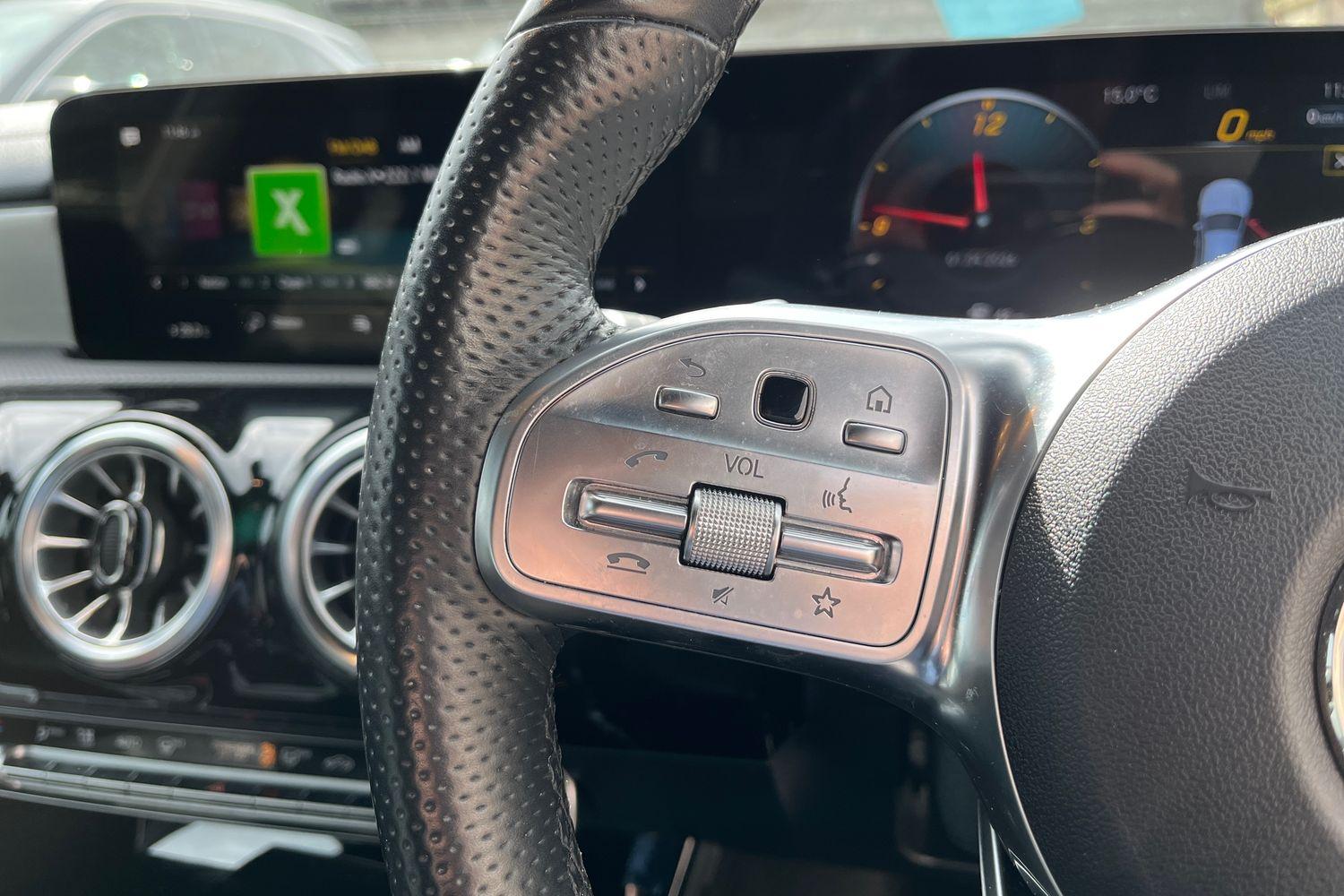 Mercedes-Benz CLA Photo 27