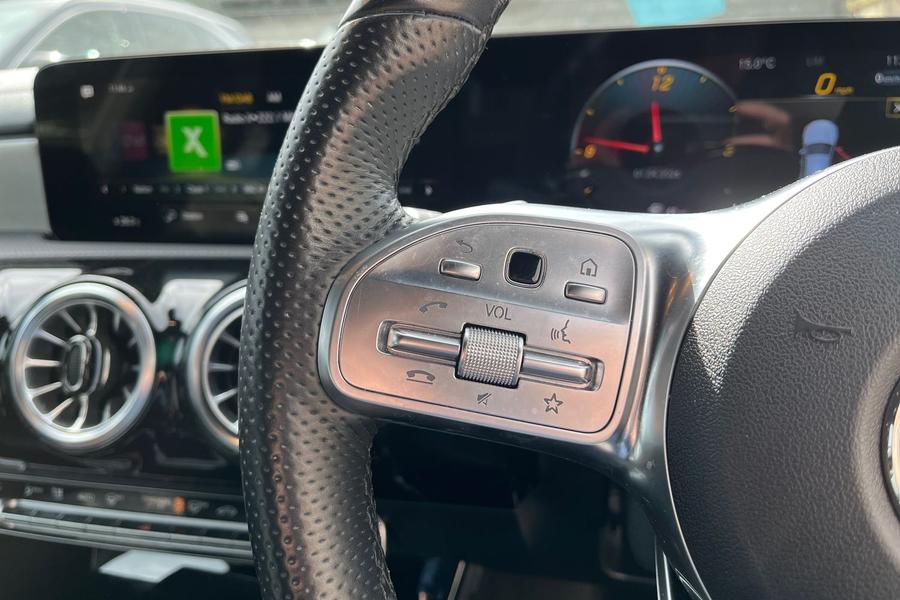 Mercedes-Benz CLA Photo autoimg-f1a6bc4f6c4214914f48ef4256989100c2e7b9c1.jpg