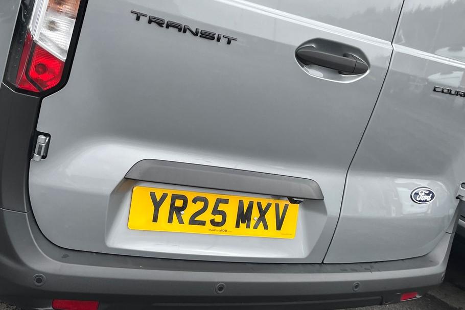Used FORD TRANSIT COURIER YR25MXV 39