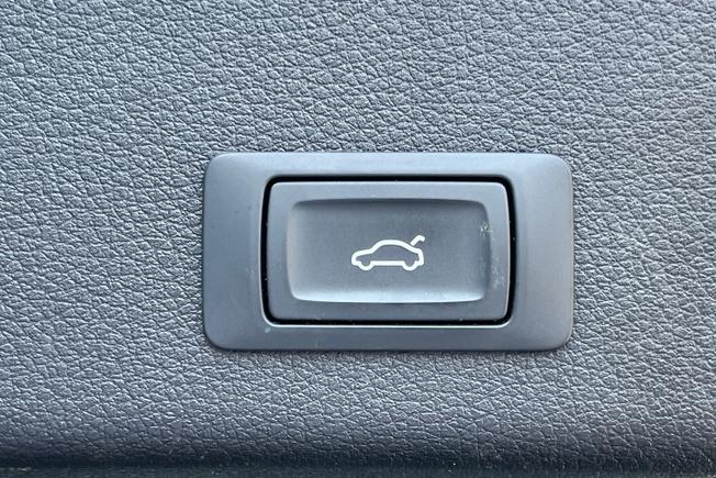AUDI e-tron Photo 38