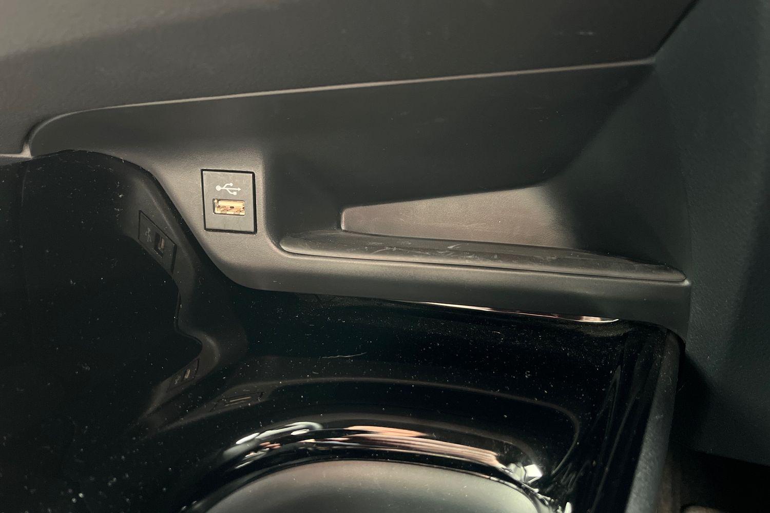 Toyota C-HR Photo 31